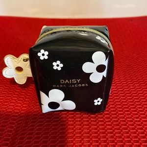 Marc jacobs pouch